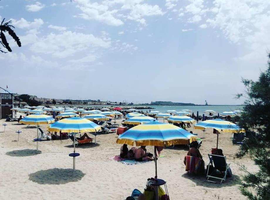 Un Passo Dal Mare E Dalla Citta. Cagliari Luaran gambar